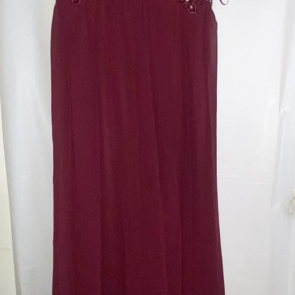City Triangles Burgundy Sequin Lace Dress W/ Slit - mordernwear.com City Triangles Burgundy Sequin Lace Dress W/ Slit - mordernwear.com